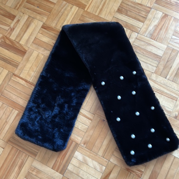 FAUX FUR black soft scarf with pearls appliqués 42.5 inches long - Picture 9 of 10